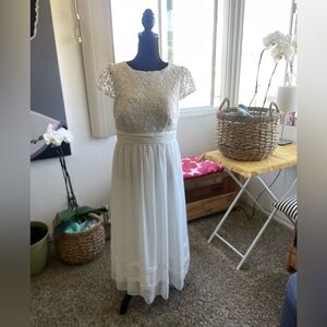 Elopement, city hall or garden Wedding dress by Lulus Lace and chiffon